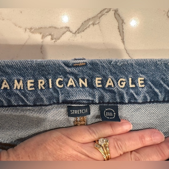 🌸American Eagle Maddie and Kenzie Ziegler Curvy Relaxed Straight Jeans🌸 - Picture 3 of 10
